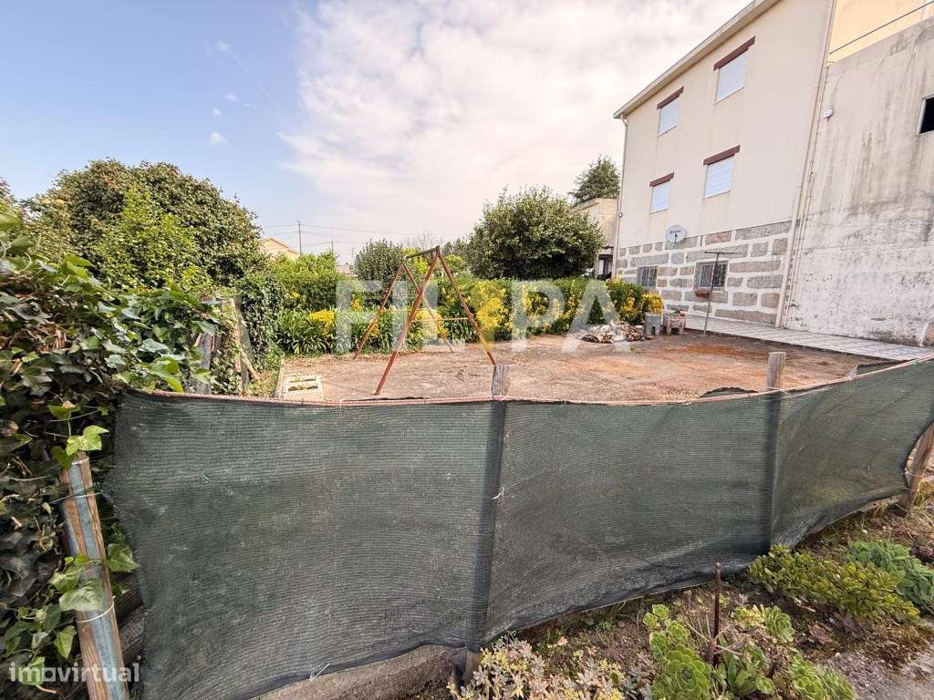 Moradia com 4 frentes no centro de Recarei - espaço, luz e excelent...-20