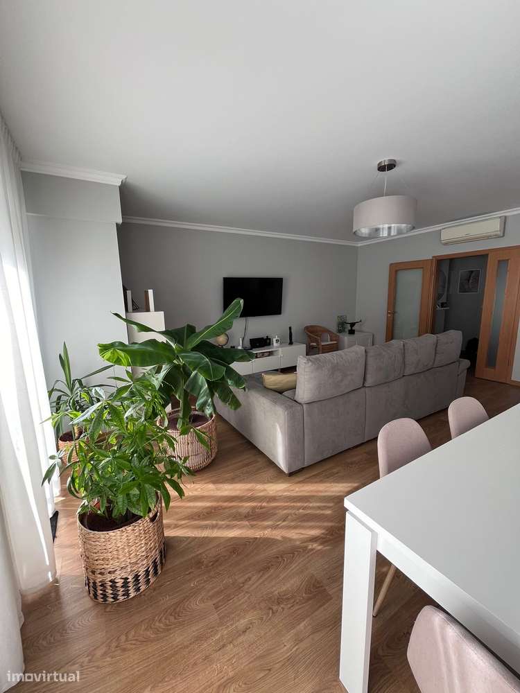Apartamento T3 mobiliado, com boas áreas - Grande imagem: 5/18