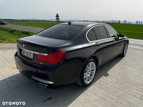 BMW Seria 7 740d xDrive - 13