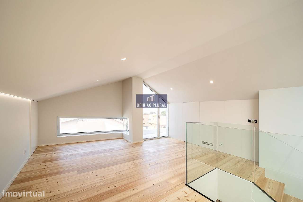 Espaçosa Moradia T4 com Escritório e Piscina - Pronta a Habitar-25