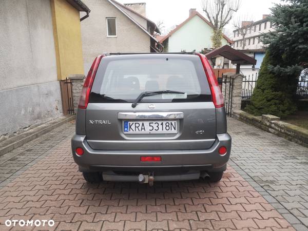 Nissan X-Trail 2.2 dCi Elegance - 8