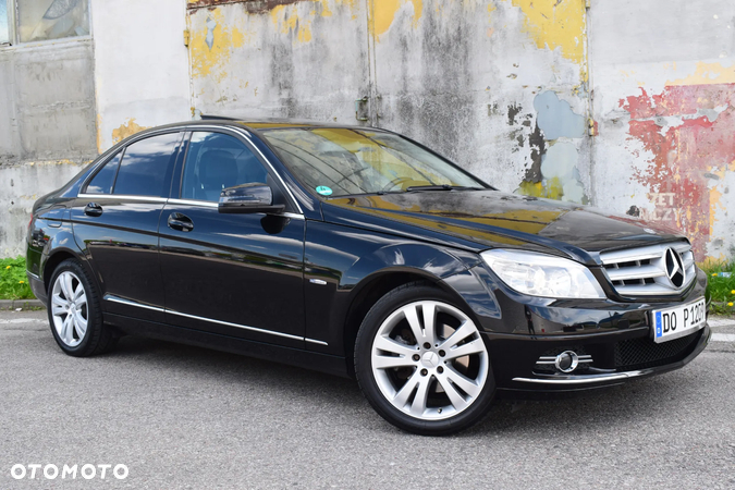 Mercedes-Benz Klasa C 180 CGI Automatik BlueEFFICIENCY Elegance - 11