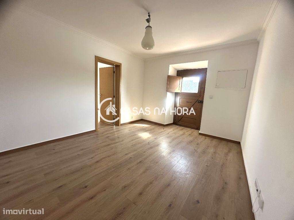 Apartamento T1 na Charneca da Caparica - Grande imagem: 2/19