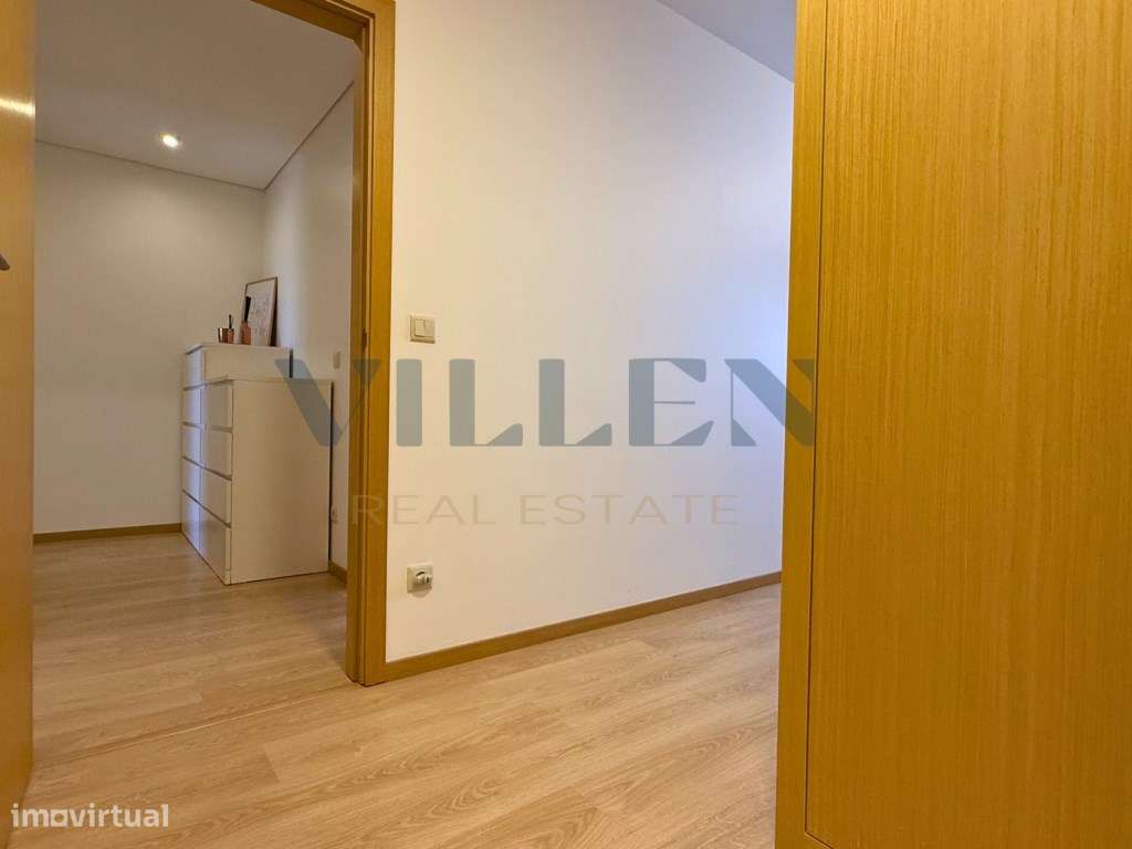 Apartamento T2 com Suíte, Closet, Garagem e Arrumos | Trofa-9