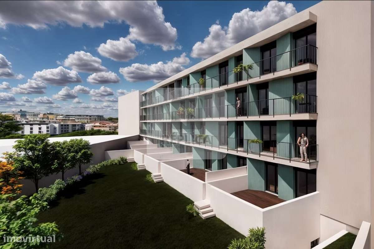 Apartamento T0 com Varanda e Garagem na Costa Cabral, Porto-12