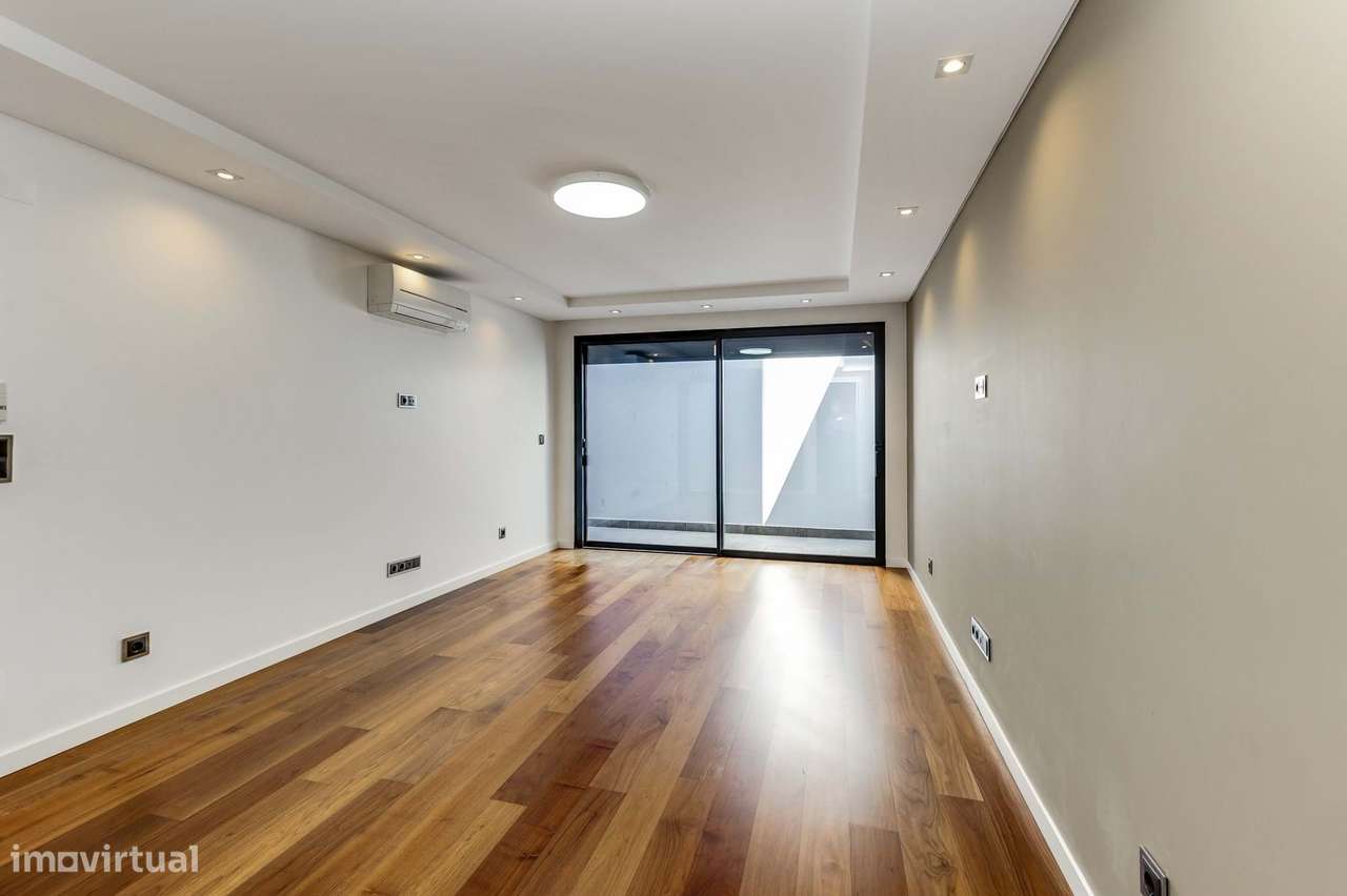 Moradia T5 de Luxo no Estoril — Exclusividade, Conforto e Estilo de Vi-44