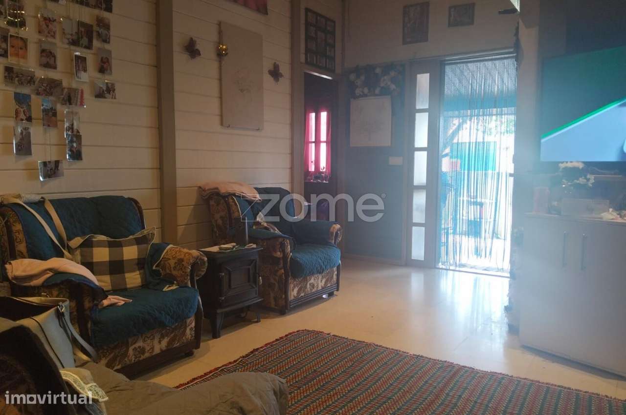 Lote de terreno com moradia-3