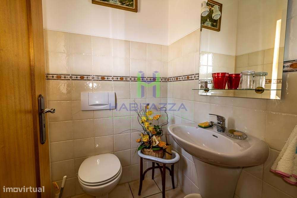 Fantástica Moradia Térrea T3+1, com piscina, grande jardim, e garagem,-49