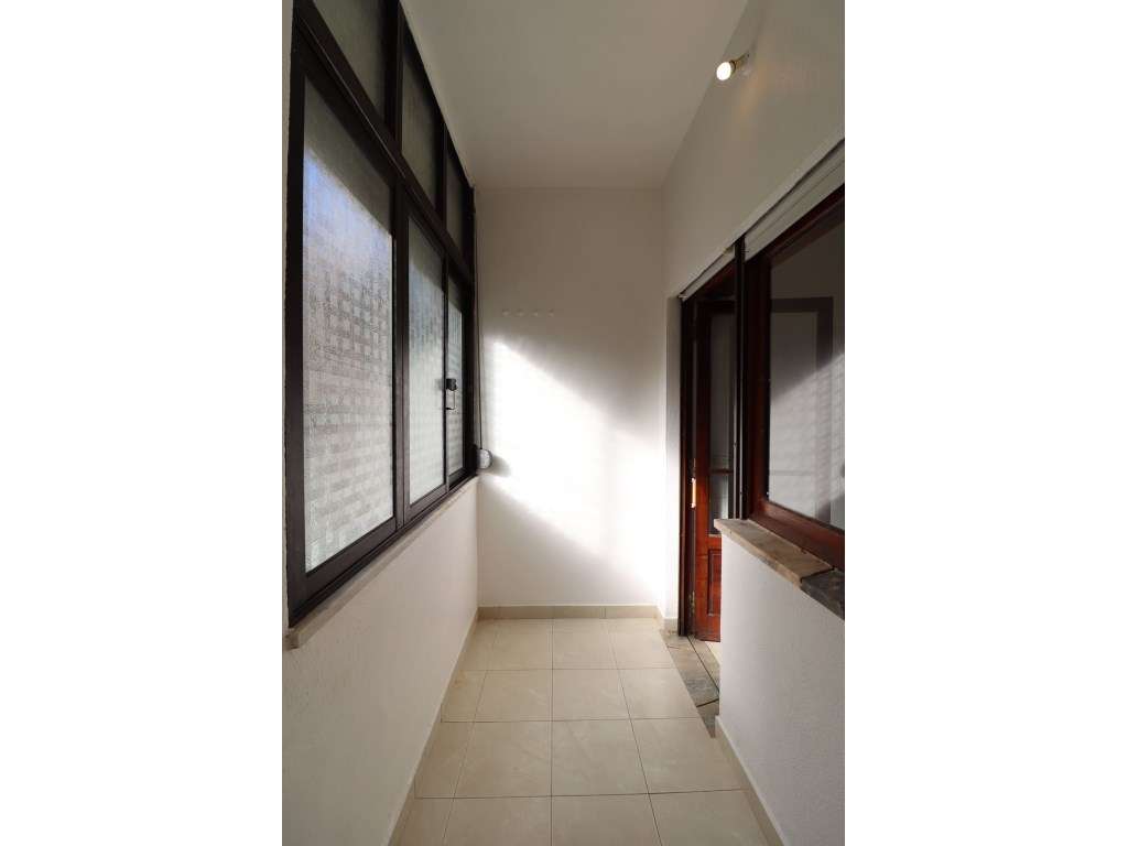 Apartamento T2 para arrendamento na Baixa da Banheira - Grande imagem: 5/17