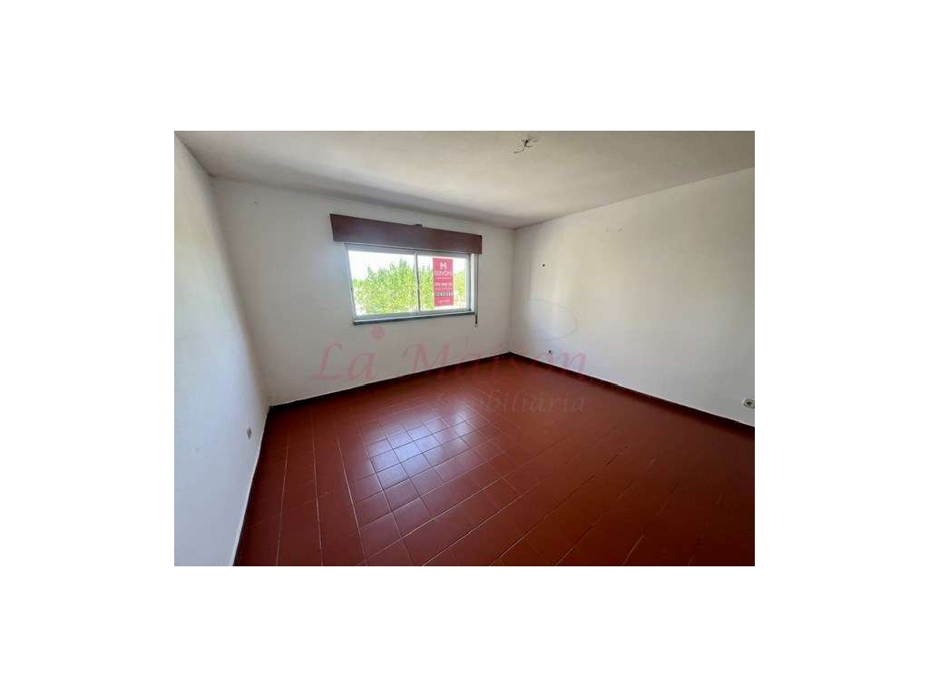 Excelente Apartamento T3 em Casal de Cambra-4