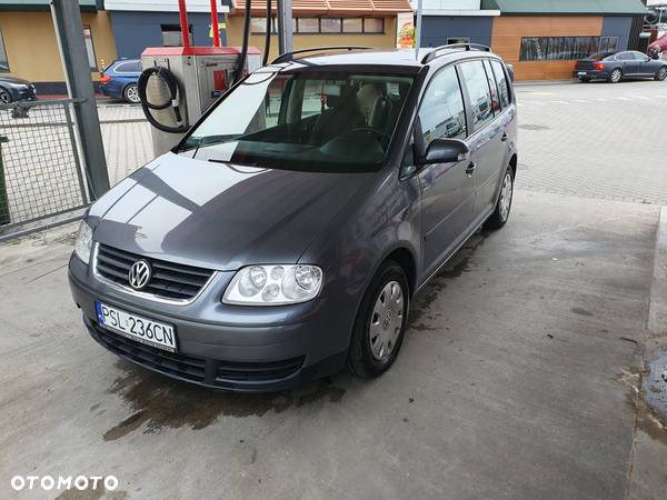 Volkswagen Touran 2.0 TDI Trendline DSG - 1