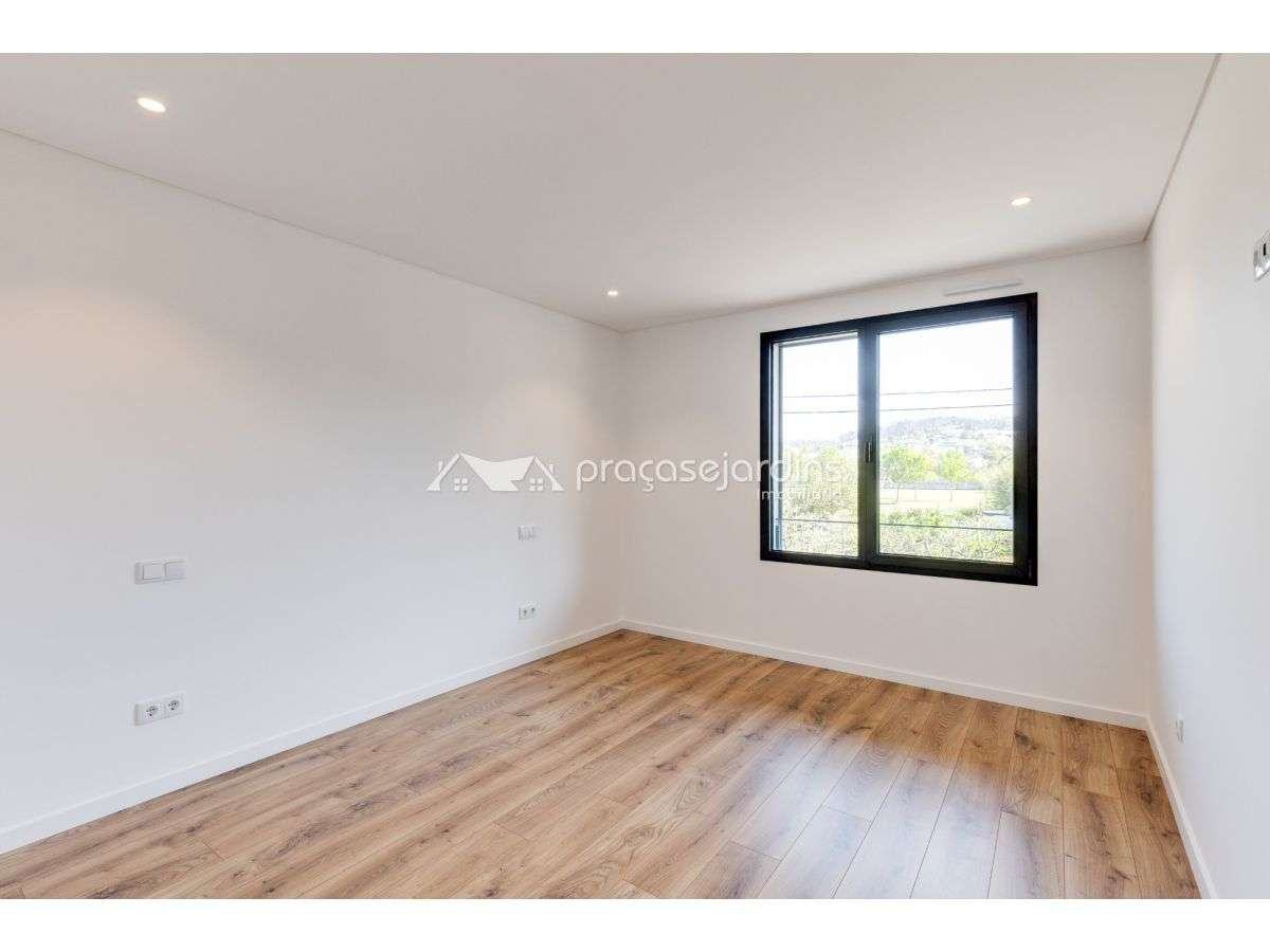 Apartamento T3 novo com espaço exterior privativo-13