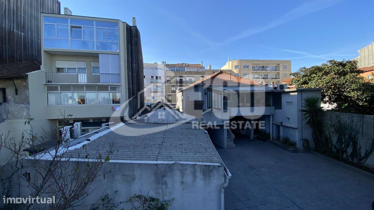 Metro Santo Ovídeo, Moradia c/Logradouro + 3 Lojas Rua Soares dos R...-6