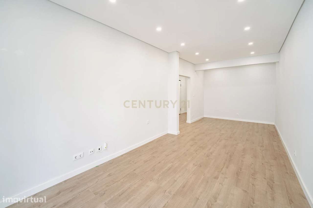 Apartamento T2 Cova da Piedade – Excelente Localização-12