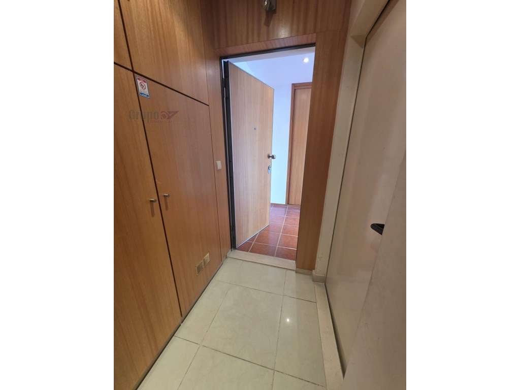 Moderno Apart. T2 com Garagem Box, Varanda Panorâmica e Lareira em ...-22