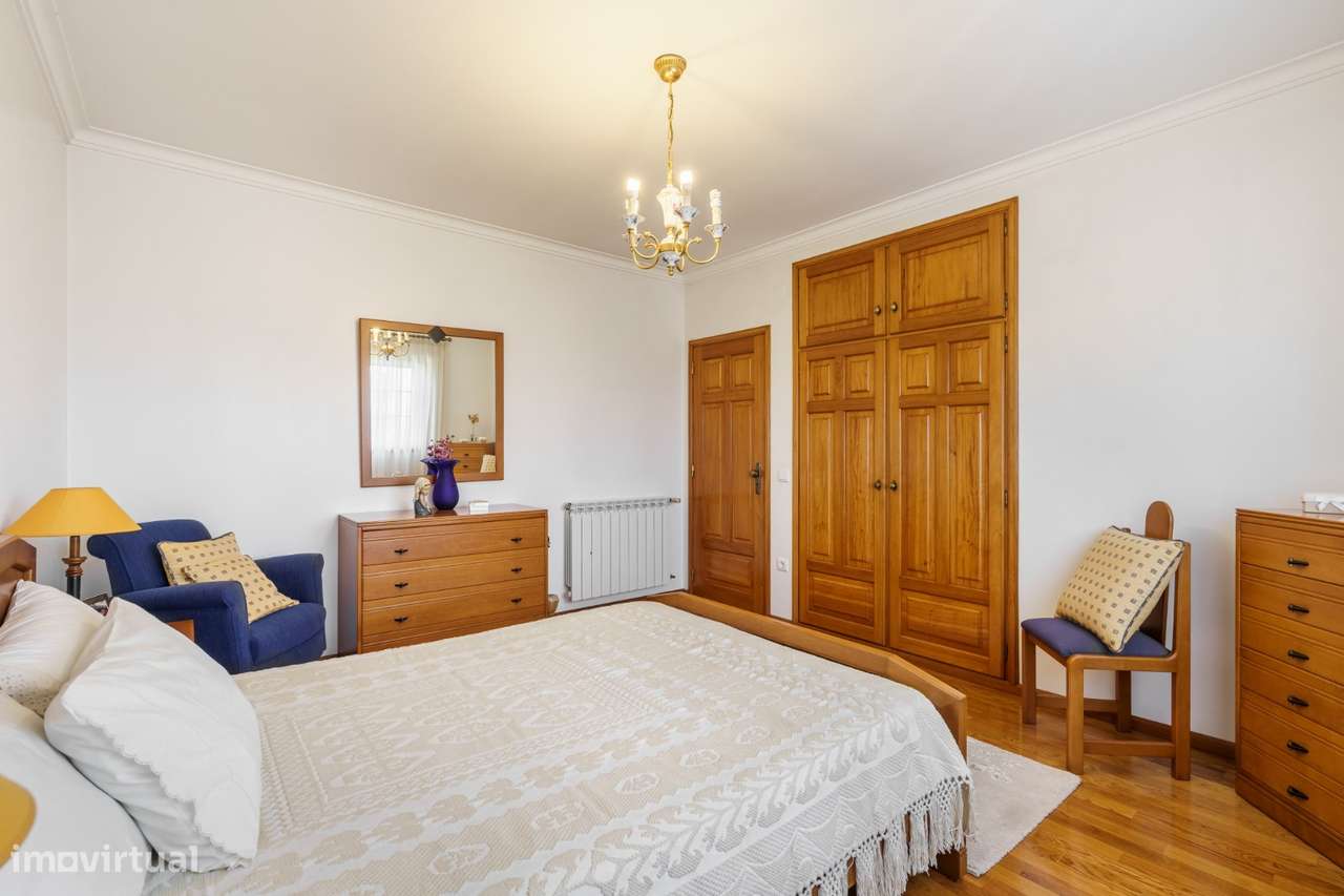 Moradia T3 com Piscina e Jardim em Galegos, Barcelos-23