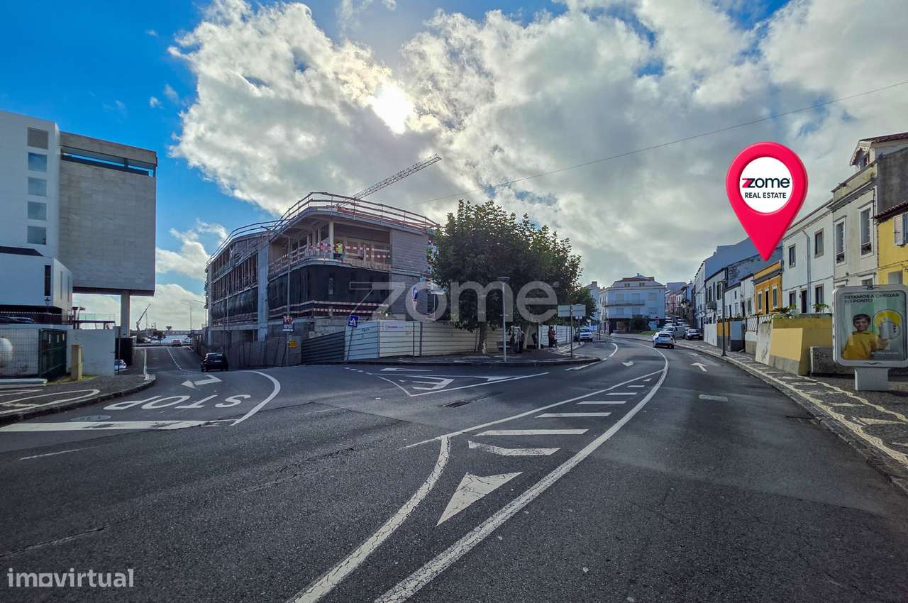 Moradia com Projeto Aprovado de Ampliação - São Pedro, Ponta Delgad... - Grande imagem: 2/40