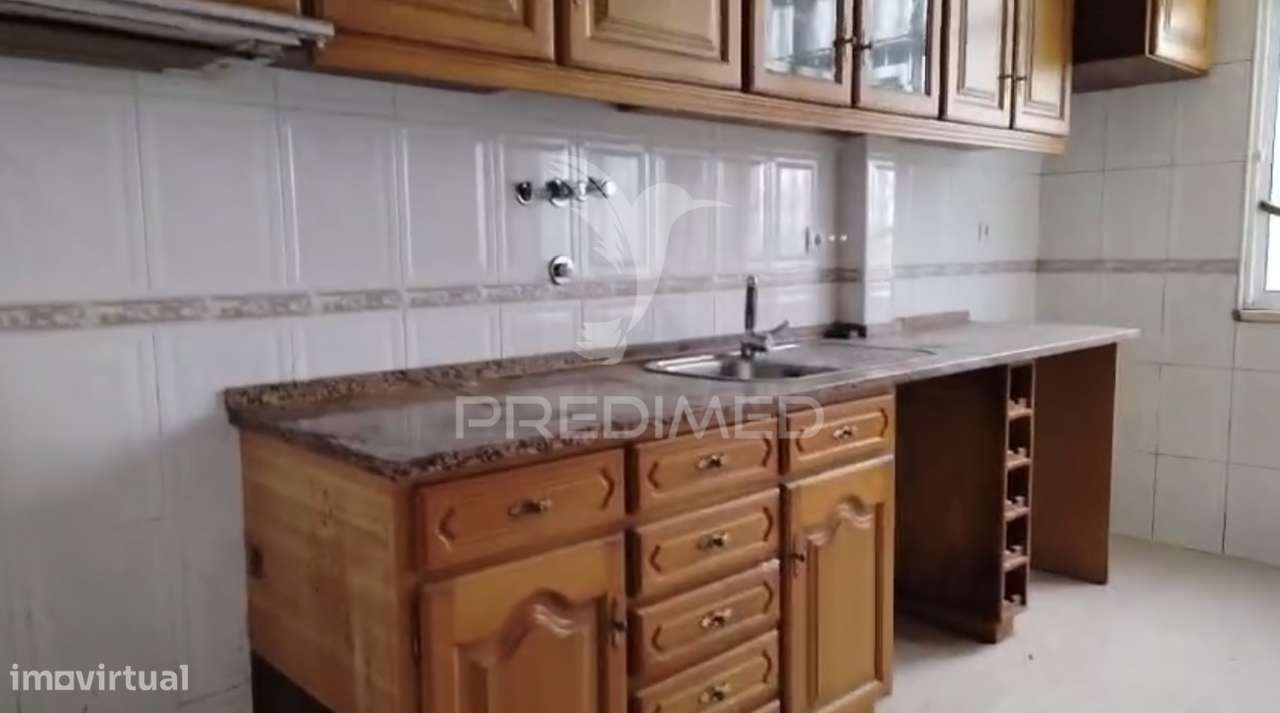 Oportunidade Única! T2 Luminoso e Central em Benfica - Grande imagem: 4/27