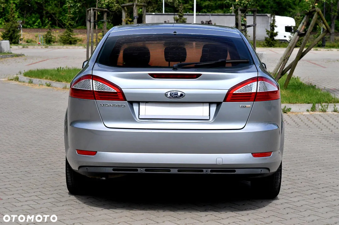 Ford Mondeo 1.8 TDCi Ambiente - 10