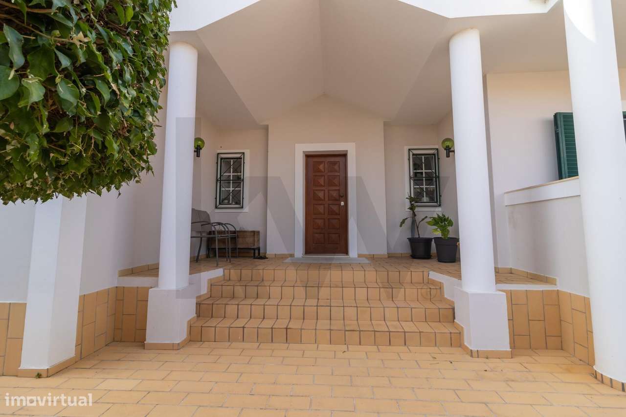 Exclusivo em Alvor: Moradia Isolada T5 com Máxima Privacidade e Confor - Grande imagem: 2/60