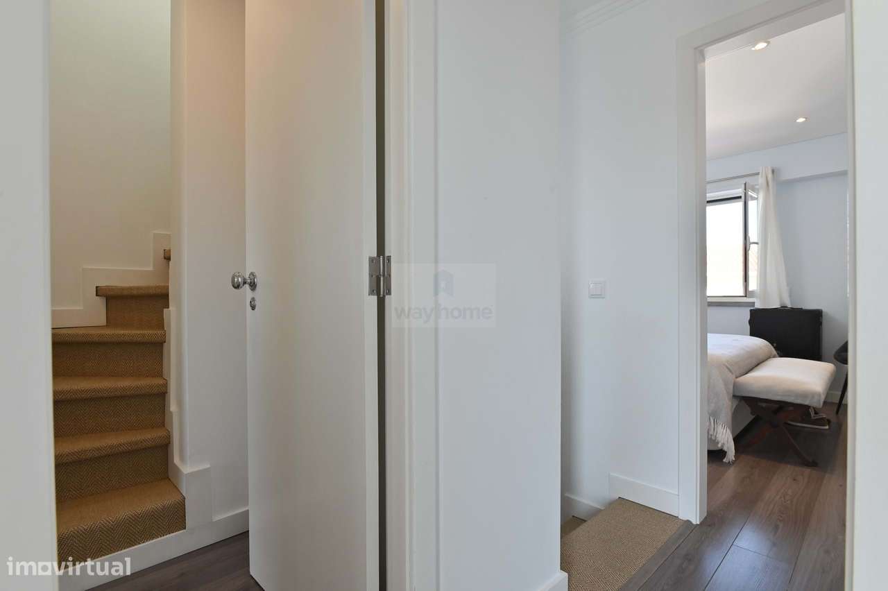 Moradia T3+1 | Sotão e Cave | Remodelada | Pátio Exterior | Amoreira |-25