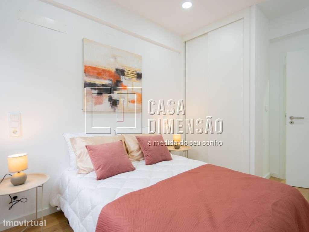 Apartamento de tipologia T3 com varanda, mobilado e equipado em Ben...-26