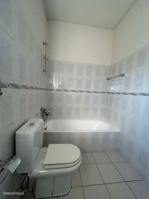 Vende-se Moradia de 3 pisos em Chaves-13