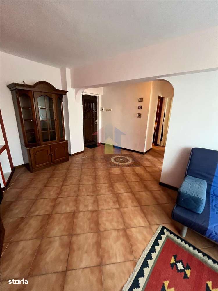 Calarasi-Bariera conf 1 Decomandat 55mp  2 cam etaj 2 - Imagine principală: 5/13