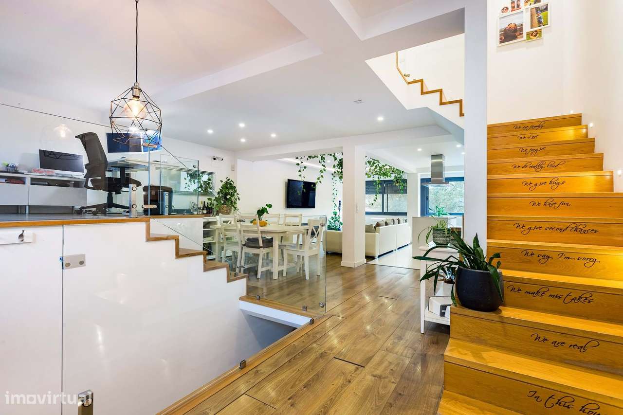 Moradia T4/5 com Piscina no Bairro de Santa Cruz – Benfica, Lisboa-3