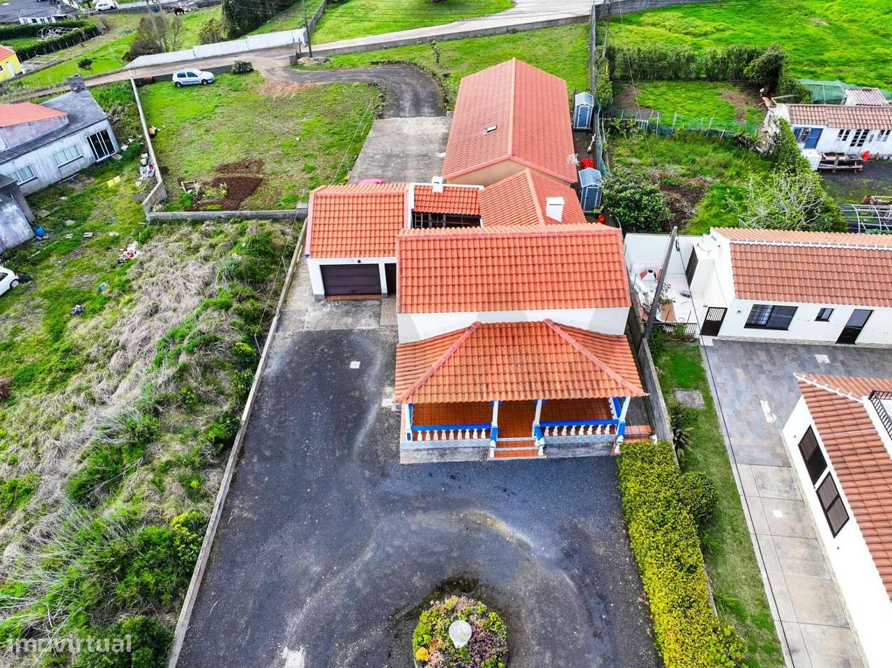 Moradia T3 + 2 Apartamentos T1+1-17