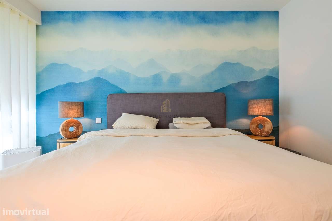 Apartamento T3 em condomínio privado, com terraços e garagem, no Prínc-38