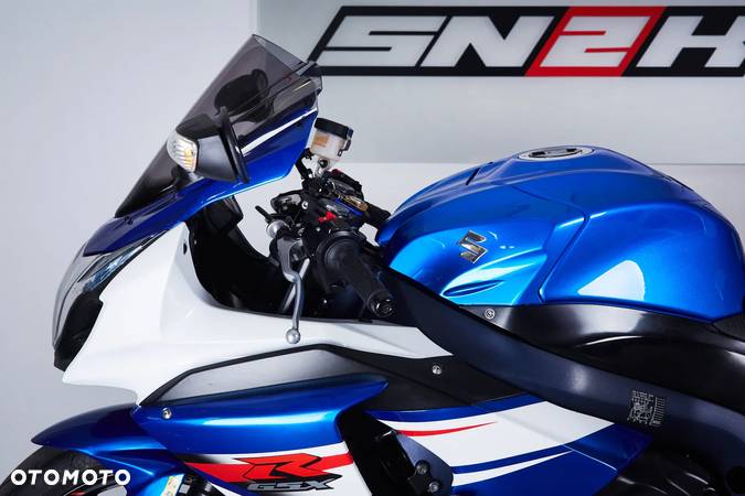 Suzuki GSX-R - 15