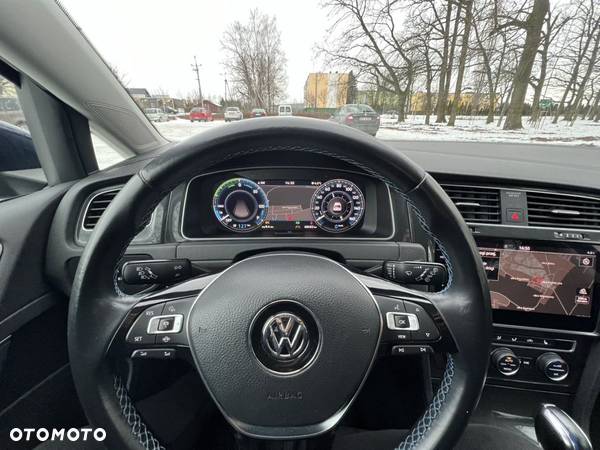 Volkswagen Golf e-Golf - 21