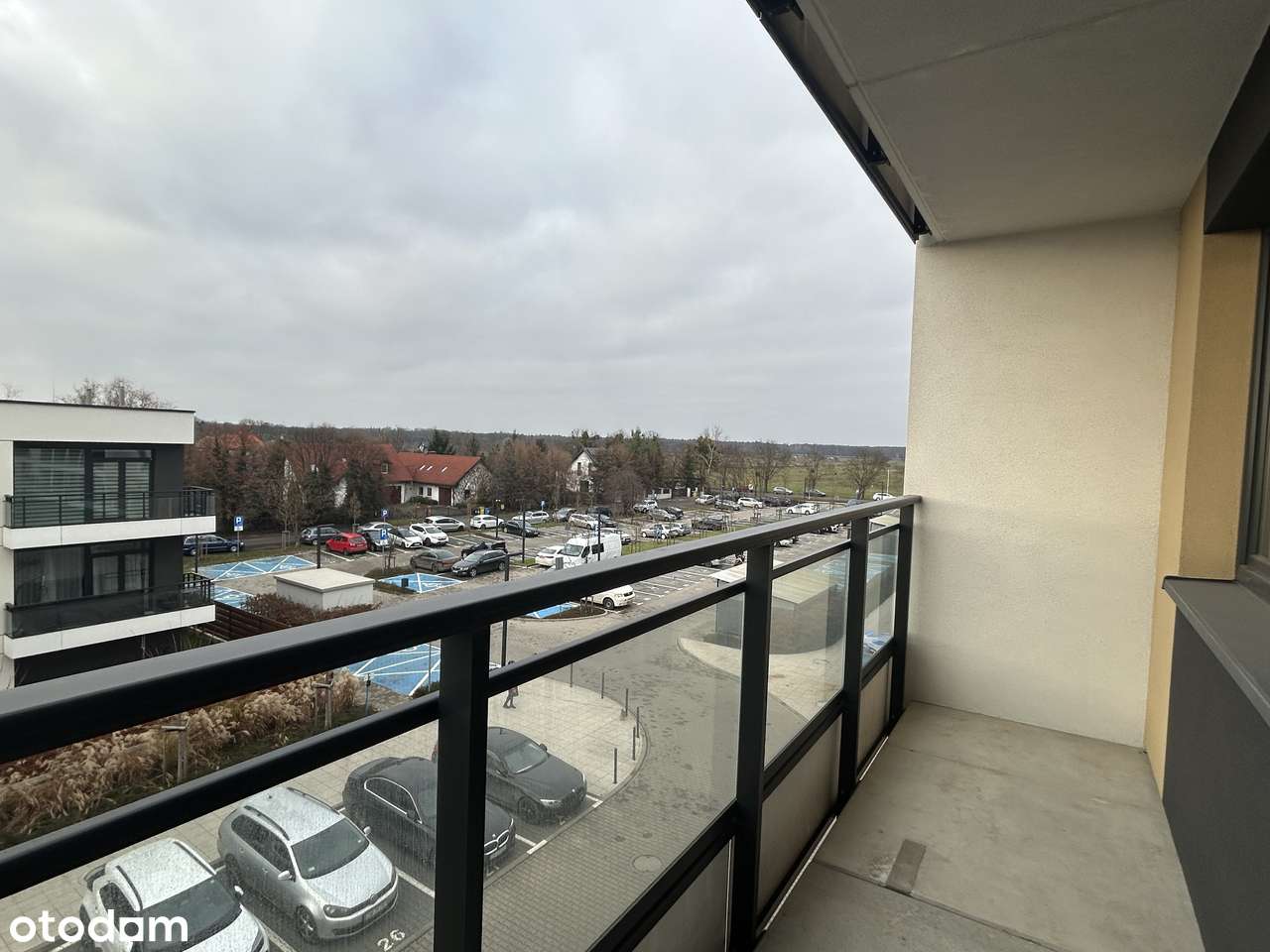 Złap okazję w grudniu- miejsce postojowe w cenie- klucze od zaraz-2