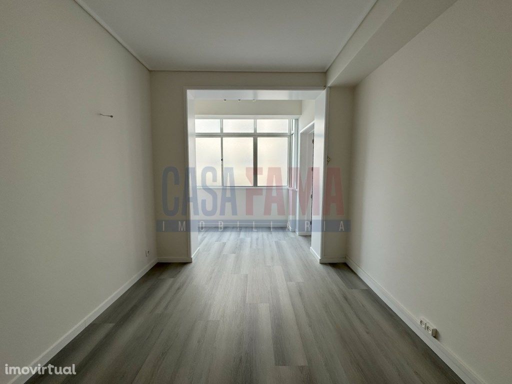 Apartamento T2+1 remodelado no centro...