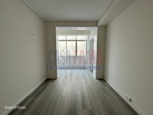 Apartamento T2+1 remodelado no centro...