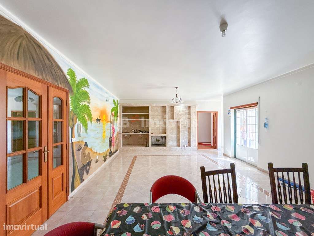 Moradia Térrea T4 com garagem e terreno - Mira De Aire, Porto de Mós - Grande imagem: 4/45