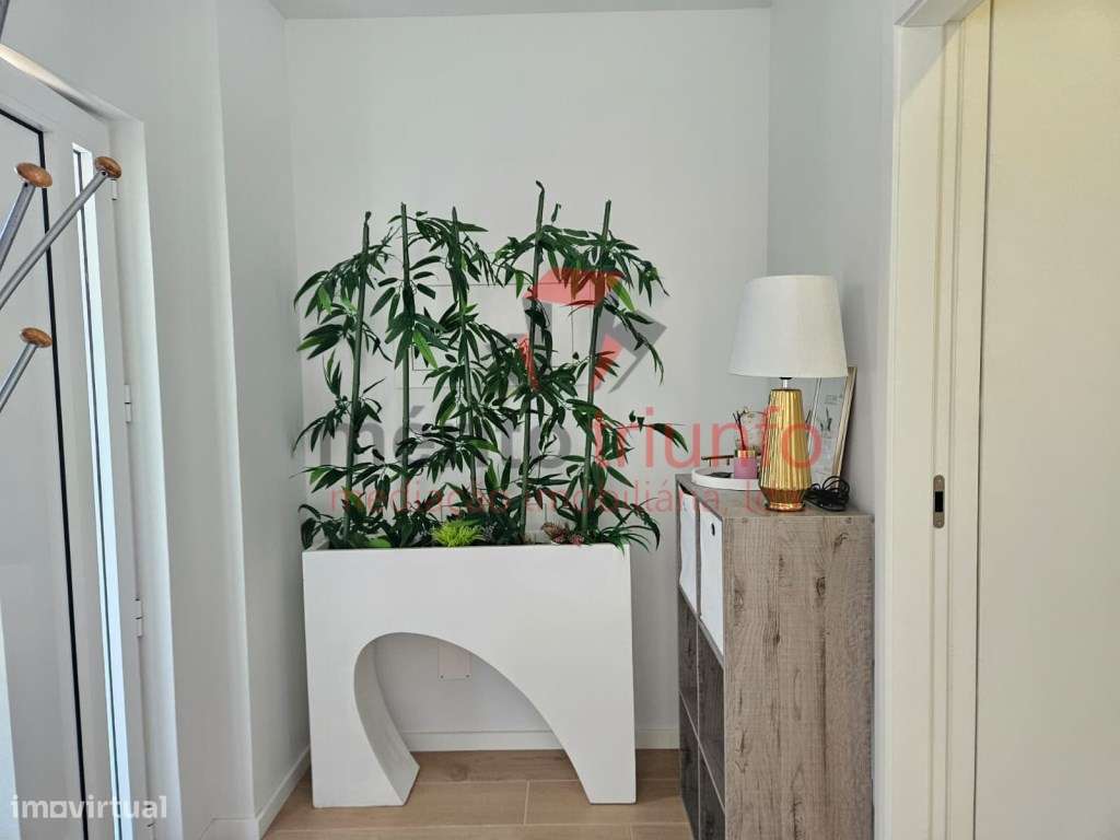 *Oferta da Escritura e Registo - Ap. T0+2 Novo em Selho (São Jorge)... - Grande imagem: 2/32