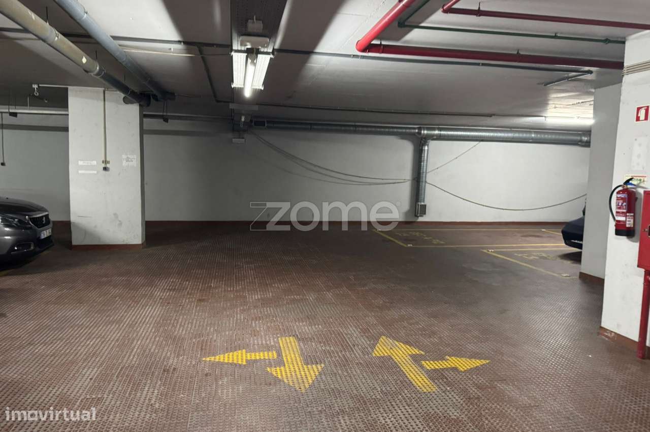 2 Lugares de Estacionamento na R. Robalo Gouveia, 2 Olaias, Areeiro - Grande imagem: 3/9