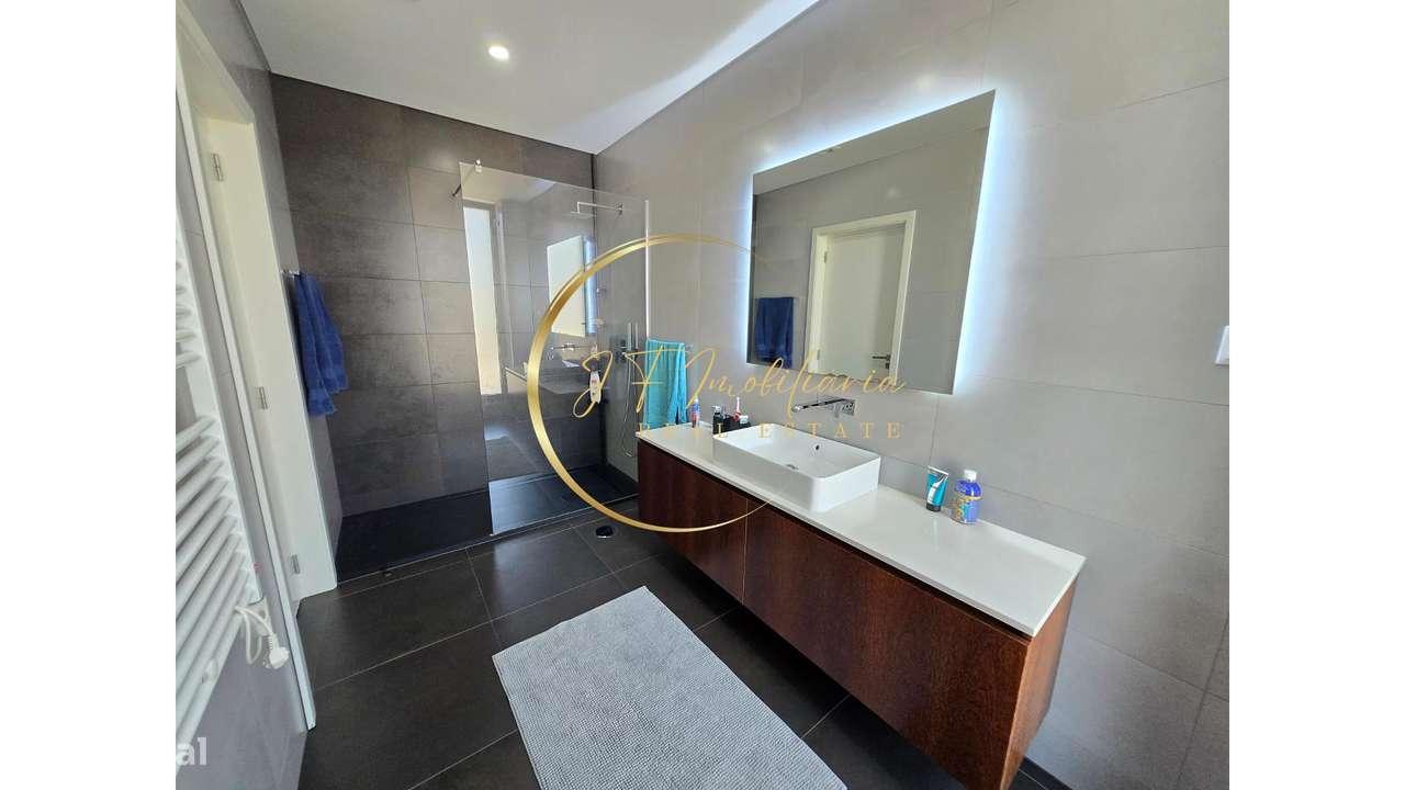 Moradia T4 de Luxo com Jardim-41