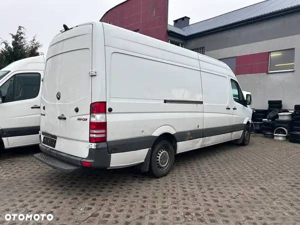 Mercedes-Benz Sprinter - 4