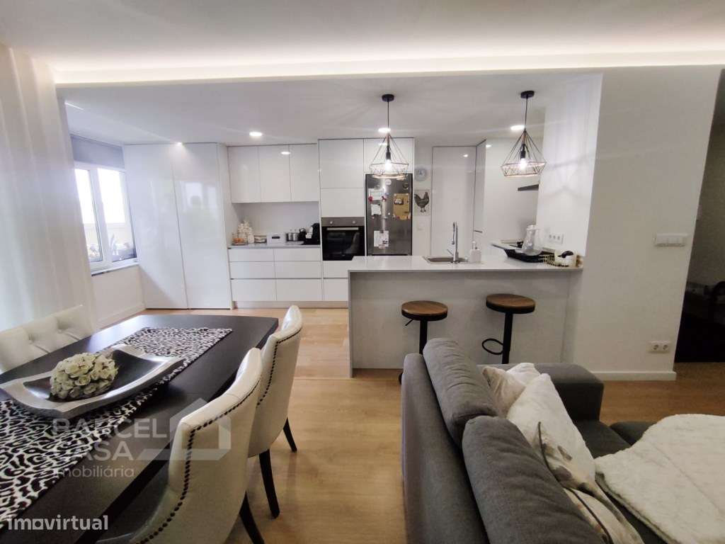 T3 Totalmente Renovado, Equipado e com Varanda, à Entrada da Cidade...-5