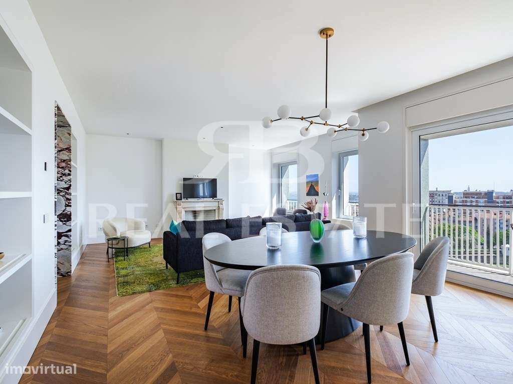 T2 amplo com 170m2 + VARANDA + VISTA + ESTACIONAMENTO - Amoreiras -... - Grande imagem: 4/52