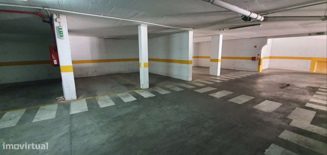 Apartamento na praia com varanda garagem e piscina-24