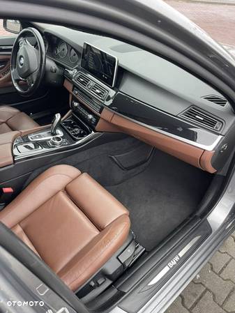 BMW Seria 5 528i Touring Sport-Aut - 16