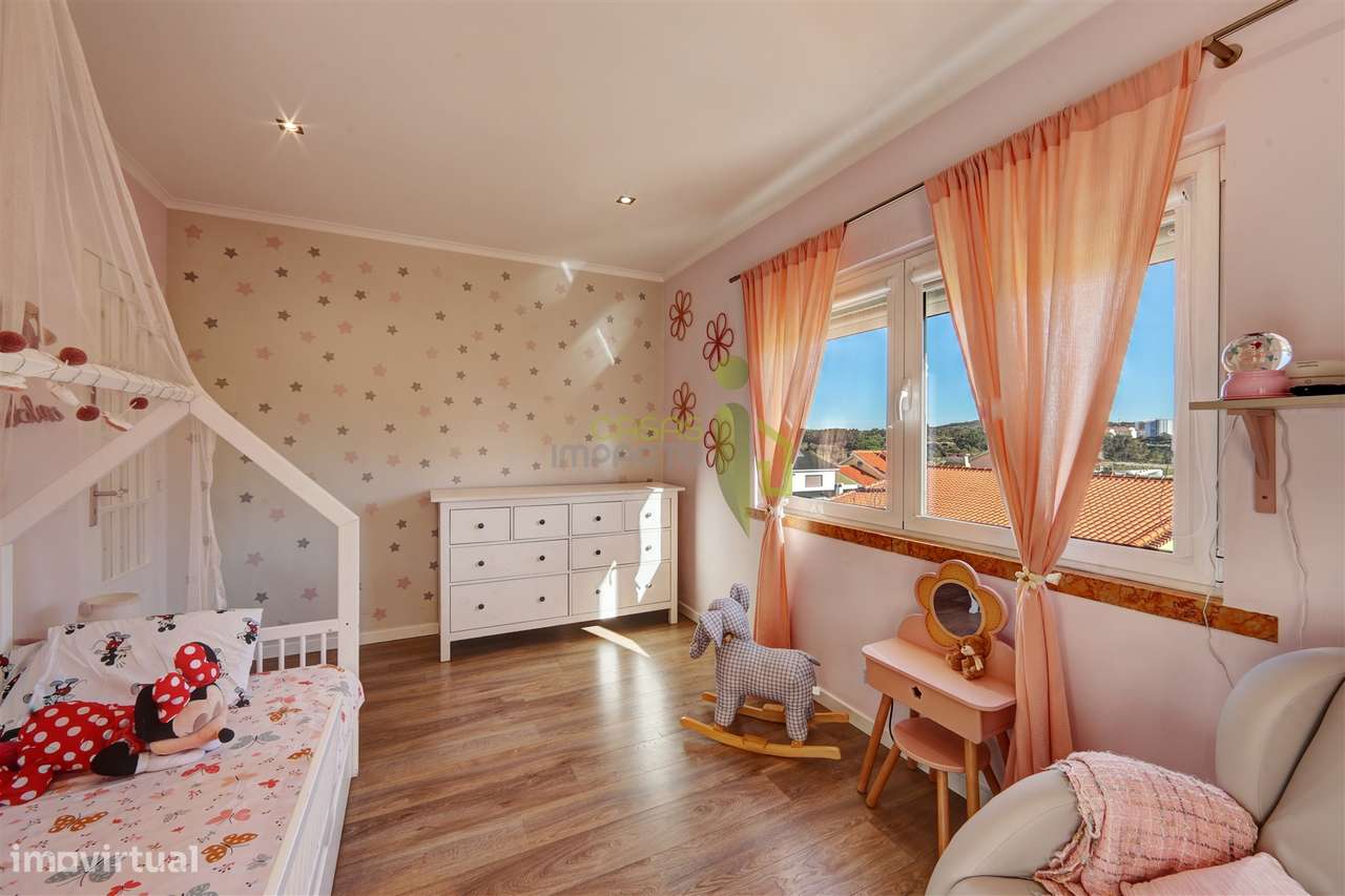 Moradia Clássica T3 transformada em T4, em Rio de Mouro, Sintra-20