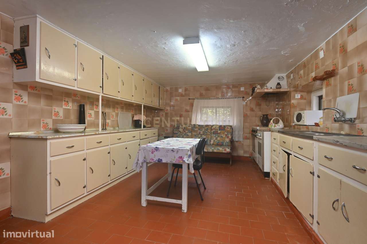 Oportunidade Única em Carnaxide | Terreno + Moradia com Elevado Potenc-30