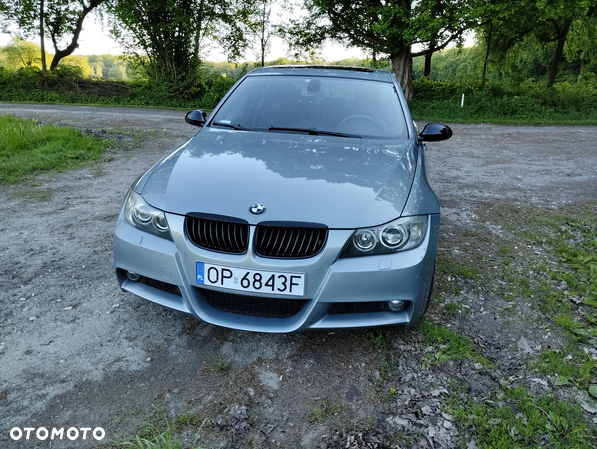 BMW Seria 3 330i - 3