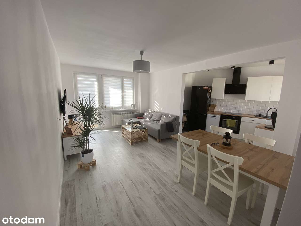 Komfortowe mieszkanie 3 pokojowe, 56m2, klimatyzacja, biokominek.