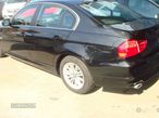 BMW 320d 2009 para peças - 4